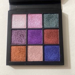 Huda Beauty Gemstone Obsessions Eyeshadow Palette